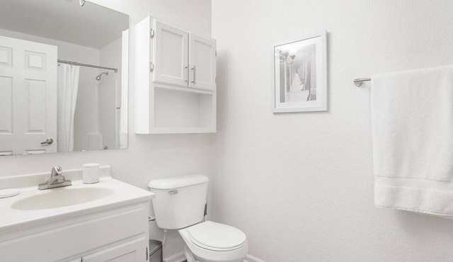 Landing at Island Club - 2 Bedrooms in Downtown Fort Wayne