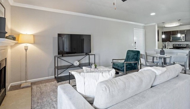 Landing at Ivy Urban Living - 2 Bedrooms in Old East Dallas