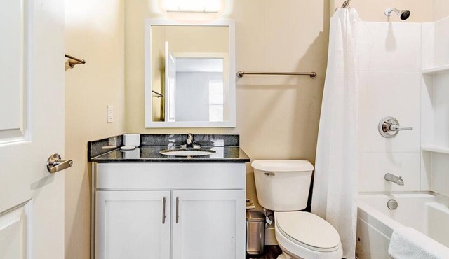 Landing at Marina Lofts - 1 Bedroom in East Toledo