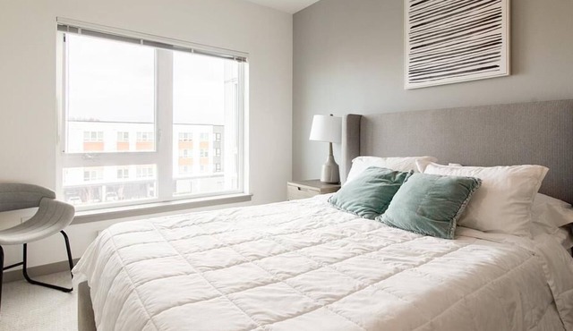 Landing at Midtown 64 - 2 Bedrooms in Downtown Kent