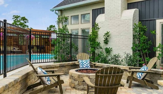 Landing at Oak Creek at Polaris - 1 Bedroom in Downtown Columbus