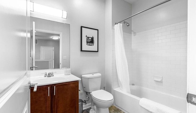 Landing at Orchard Meadows Apartment Homes - 2 Bedrooms in Downtown Ellicott City