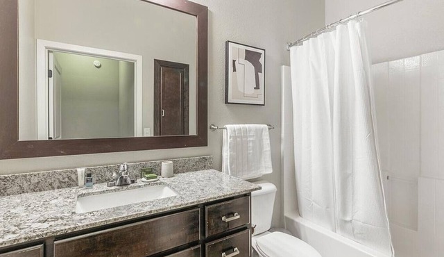 Landing at Overlook on the Creek - 1 Bedroom in Downtown Minnetonka