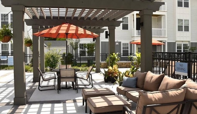 Landing at Park 216 Apartments - 1 Bedroom in Downtown Suffolk