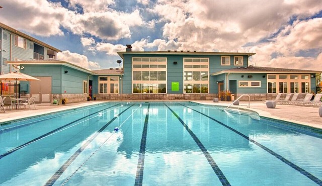 Landing at Prana Apartments - 1 Bedroom in Downtown Lafayette
