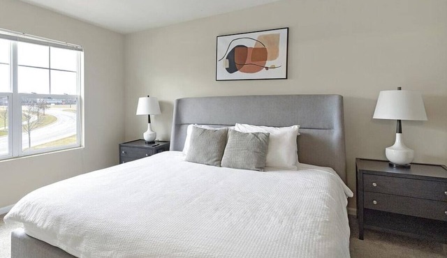 Landing at Randall Highlands - 3 Bedrooms in West Aurora