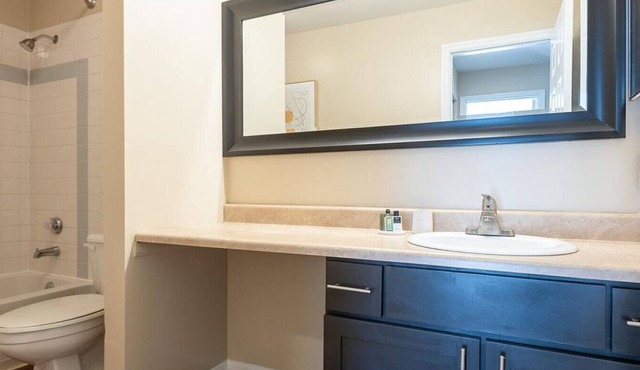 Landing at Reflection Cove Apartments - 2 Bedrooms in Town And Country