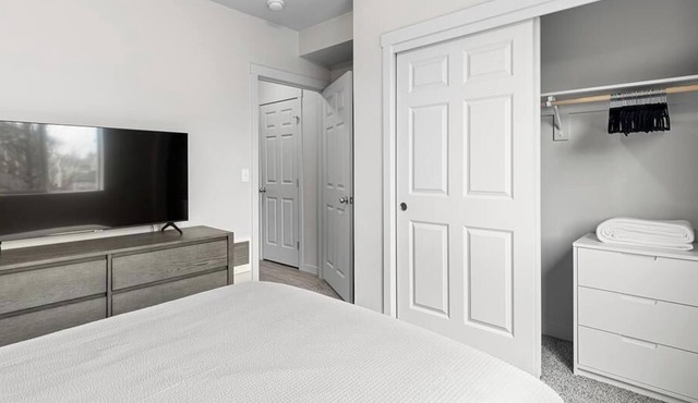 Landing at Rock Creek Commons - 2 Bedrooms in Orchards