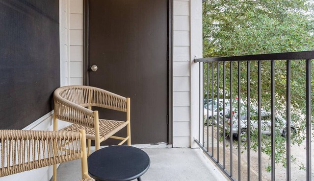 Landing at SOCO Apartments - 2 Bedrooms in South Austin