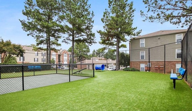 Landing at Stonebridge Crossing Apartment Homes - 3 Bedrooms in Downtown Cordova
