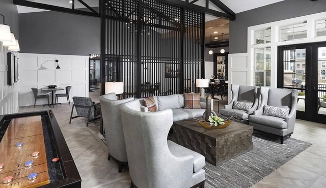 Landing at The 450 - 1 Bedroom in Downtown Lombard
