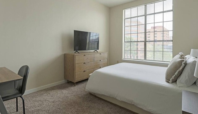 Landing at The Bristol on Union - 1 Bedroom in New Pathways