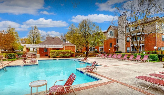 Landing at The Green at Chevy Chase - 2 Bedrooms in Downtown Buffalo Grove