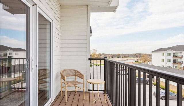 Landing at The Harbor at Valley Shores - 1 Bedroom in Downtown Valley