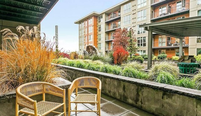 Landing at The Henry - 1 Bedroom in New Tacoma
