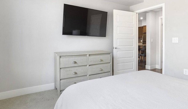 Landing at The Mercer - 1 Bedroom in Rhodes Ranch
