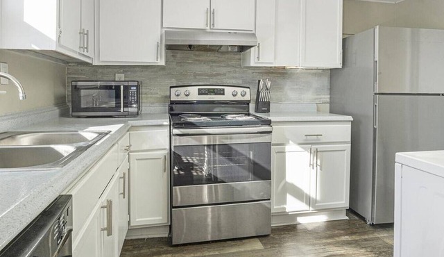 Landing at The Park at London - 2 Bedrooms in Morrow