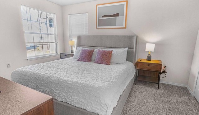 Landing at The Remington Apartments - 1 Bedroom in Downtown Wichita