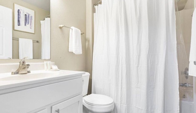 Landing at The Reserve at Dawson's Creek - 2 Bedrooms in Downtown Fort Wayne