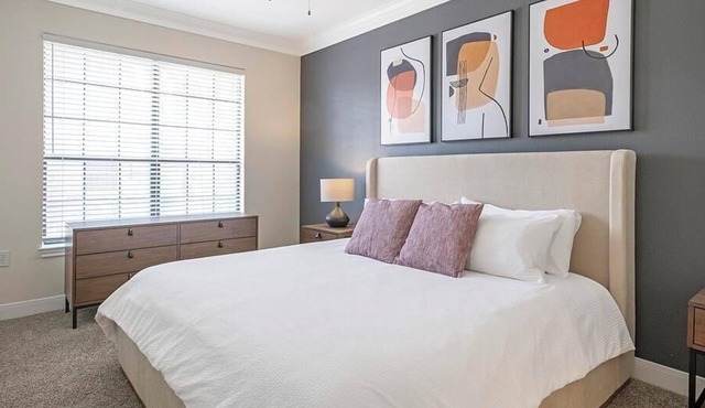 Landing at Village on Memorial Townhomes - 2 Bedrooms in Energy Corridor