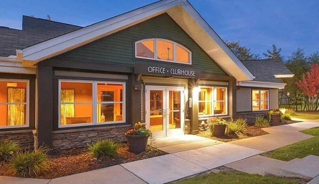 Landing at White Bear Woods - 2 Bedrooms in Downtown White Bear Lake