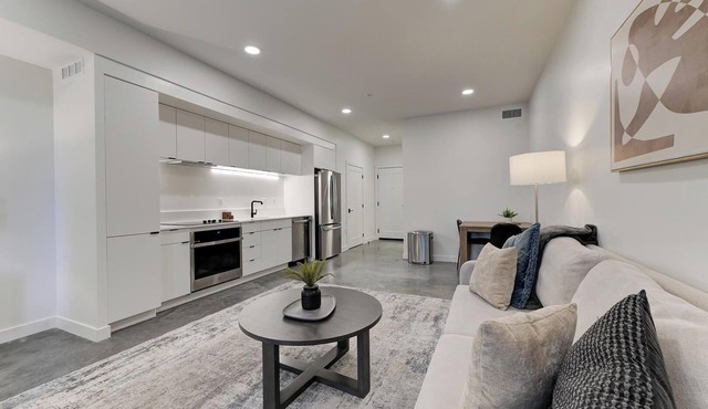 Landing | Beautiful Studio, Game Room, Gym