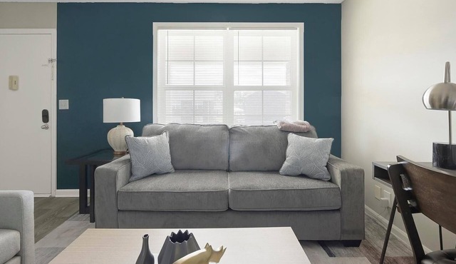 Landing | Beautiful 1BD, Gym, Pool