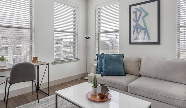 Landing | Beautiful 1BD, Courtyard, Clubhouse