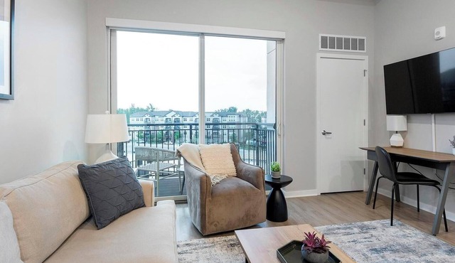 Landing | Beautiful 1BD, Courtyard, Pool