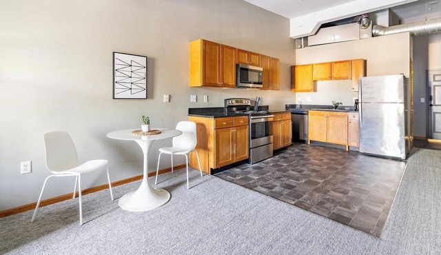 Landing | Beautiful 1BD, Courtyard