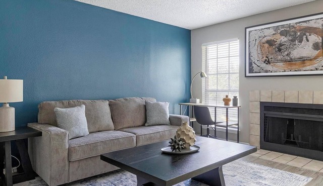 Landing | Beautiful 1BD, Gym, Pool