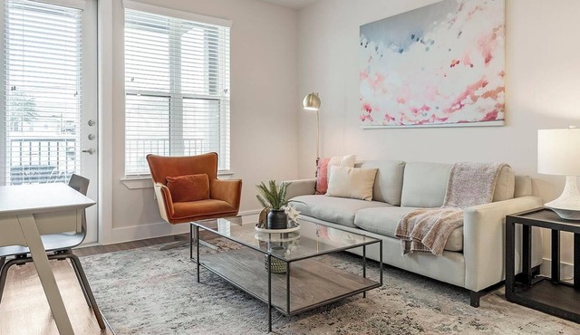 Landing | Beautiful 1BD, Clubhouse, Pool