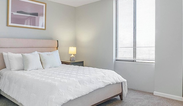 Landing | Beautiful 1BD, Pool, Gym