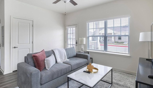 Landing | Beautiful 1BD in North Fort Worth