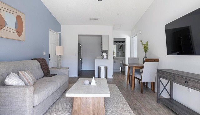 Landing | Beautiful 1BD, Clubhouse, Gym