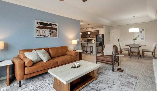 Landing | Beautiful 1BD, Pool, Courtyard