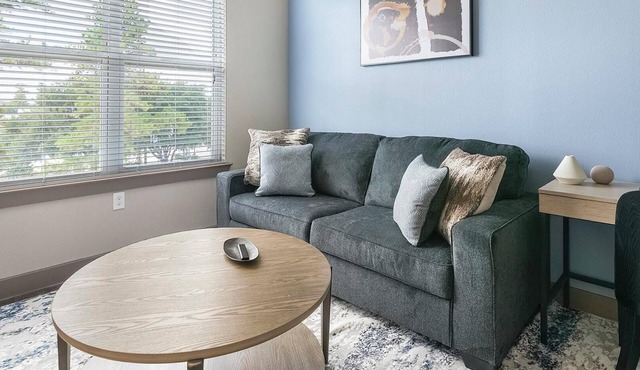 Landing | Beautiful 1BD, Courtyard, Gym