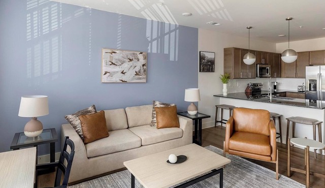 Landing | Beautiful 1BD, Clubhouse, Pool