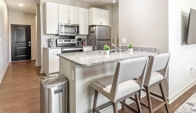 Landing | Beautiful 1BD, Clubhouse, Pool