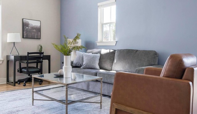 Landing | Beautiful 1BD, Clubhouse, Pool