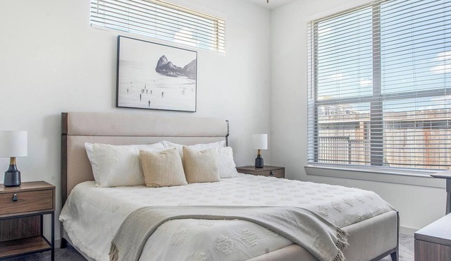 Landing | Beautiful 1BD, Clubhouse, Yoga Studio