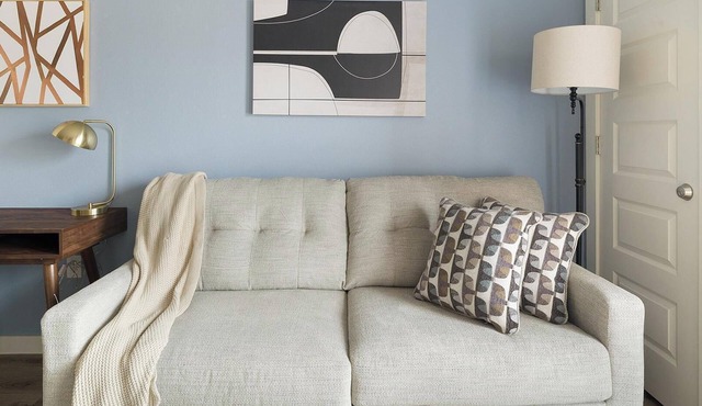 Landing | Beautiful 1BD, Clubhouse, Pool