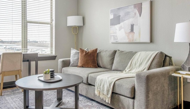 Landing | Beautiful 1BD, Clubhouse, Rooftop Lounge