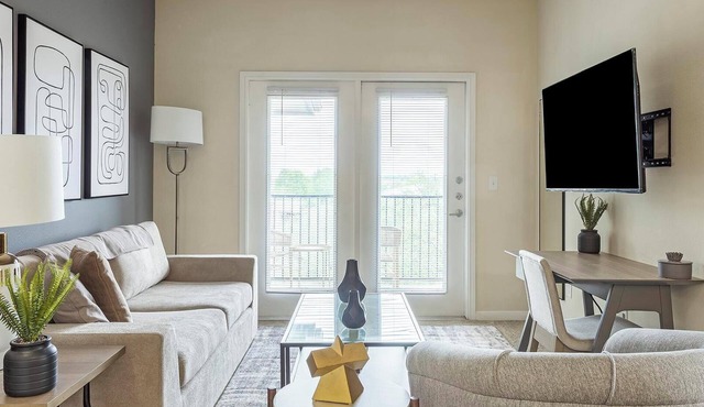 Landing | Beautiful 1BD, Courtyard, Pool