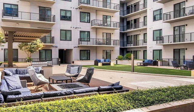 Landing | Beautiful 1BD, Gym, Tennis Court