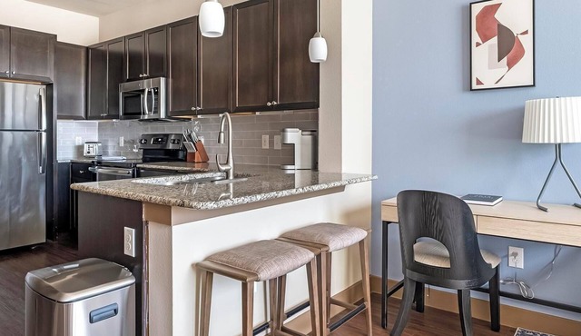 Landing | Beautiful 1BD, Gym, Pool