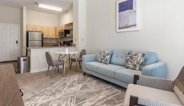 Landing | Beautiful 1BD, Gym, Pool