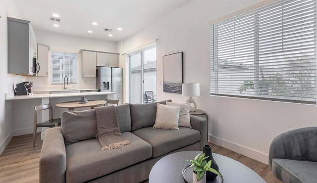 Landing | Beautiful 1BD, Gym