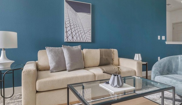 Landing | Beautiful 1BD, Gym, Pool
