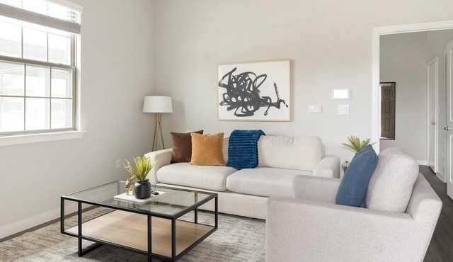 Landing | Beautiful 1BD, Gym, Pool